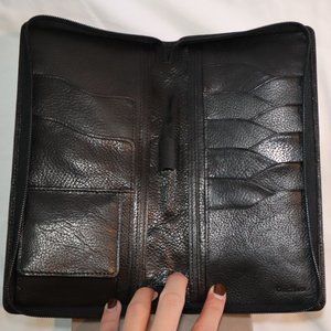 COLE HAAN - Pebbled Leather Travel Wallet